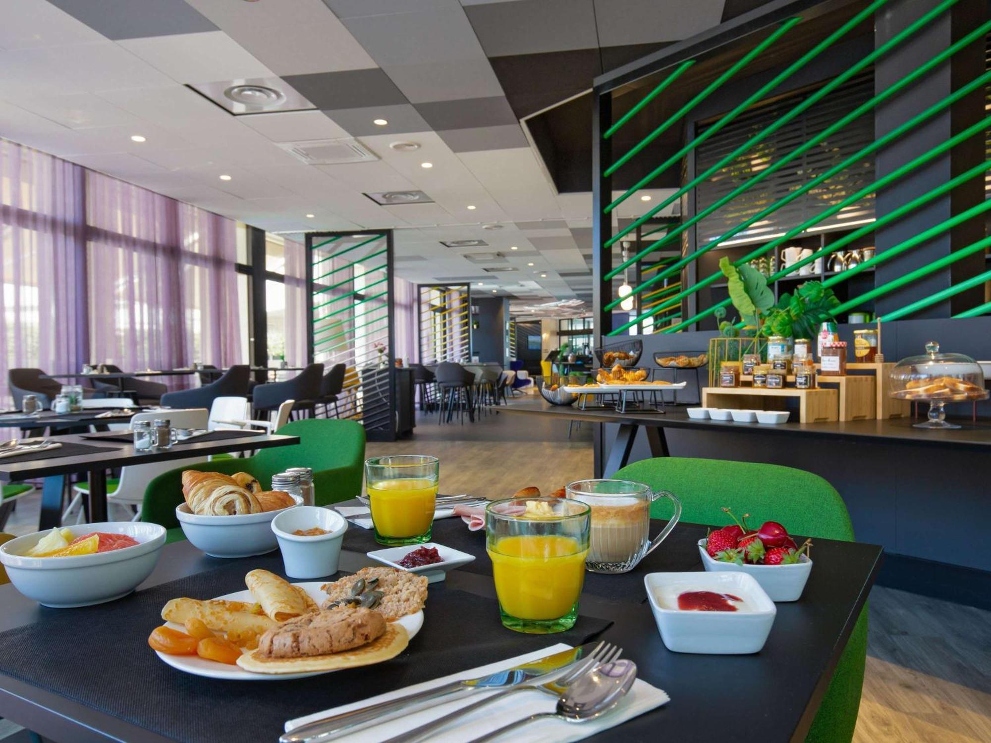 Mercure Hyeres Centre Cote D'Azur Bagian luar foto