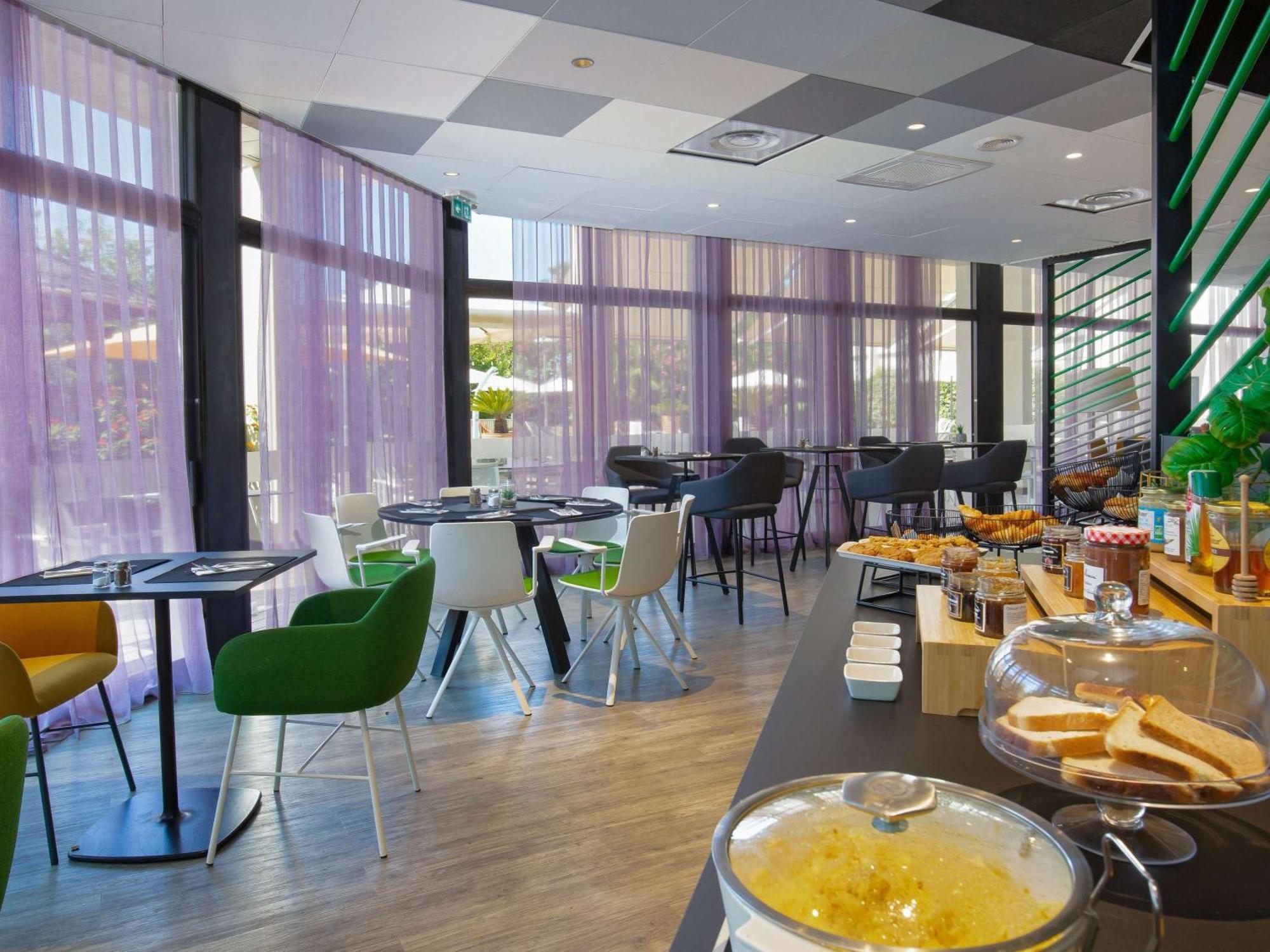 Mercure Hyeres Centre Cote D'Azur Bagian luar foto